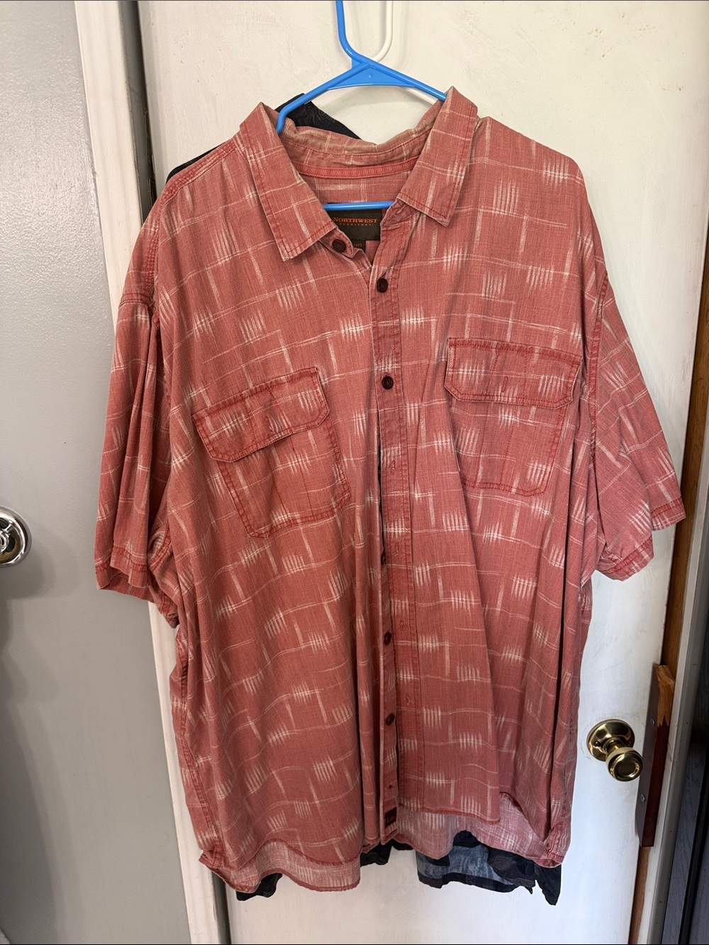 Northwest Territory Men's Short-Sleeve Button-Up Shirt in Rust